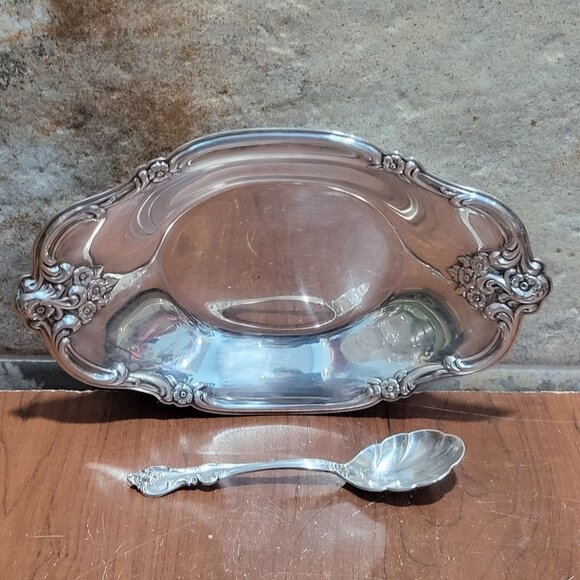 International Silver Orleans Pattern Silverplate Serving Dish Tray Spoon - Picture 5 of 12